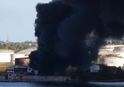 Potężne kłęby dymu nad stolicą Kuby. Oto powód