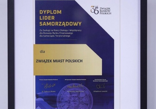 Wyróżnienie dla Związku Miast Polskich na Forum Bankowo-Samorządowym. Odebrał je prezydent Częstochowy
