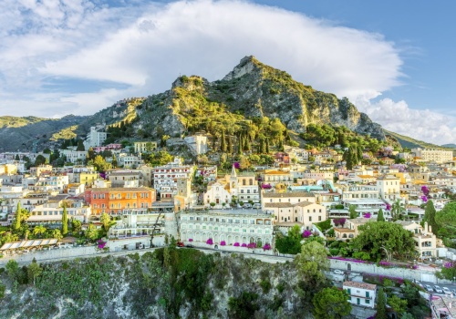 Wiosenny wypad na Sycylię za 879 PLN ☀️🍋 Loty z Warszawy + 3 noce w 4* hotelu nad morzem 🌊😍