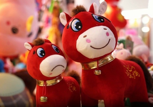 Chiński Nowy Rok 2026: Ognisty Koń, zmiany i wielka migracja