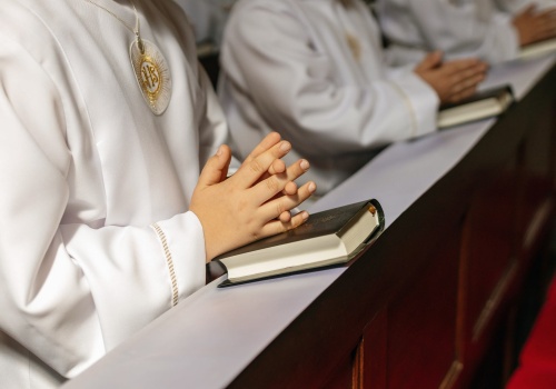 Poróżniła się z chrzestną syna, teraz ma problem. 