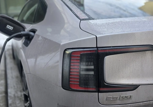 Styczeń zamroził auta elektryczne. USA hamują, Chiny studzą emocje