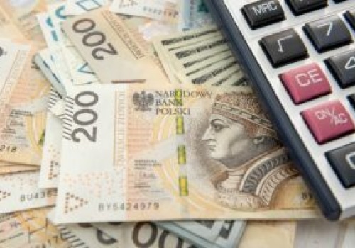 Odprawa emerytalna w 2026 roku. Sprawdź, komu przysługuje sześć pensji