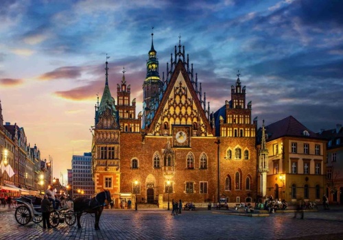 Zima na Dolnym Śląsku. Region pełen atrakcji: Wrocław, zamki i historyczne podziemia