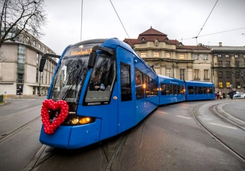 Randka w tramwaju? Walentynkowy tramwaj rusza w pościg za miłością!