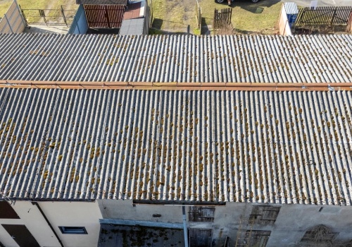 Ma zniknąć do 2032 r., a jest kłopot. Polska wciąż zalana trucizną