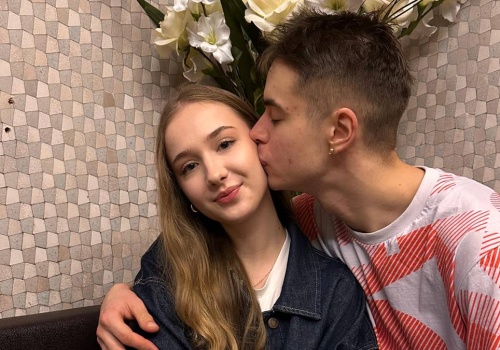 To ona wspiera naszego wicemistrza olimpijskiego. Oto dziewczyna Władimira Semirunnija