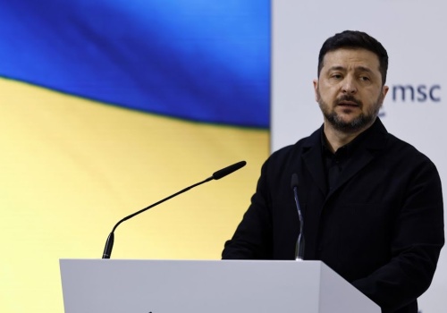 Zełenski w Monachium: Nierozsądne jest trzymanie ukraińskiej armii poza NATO