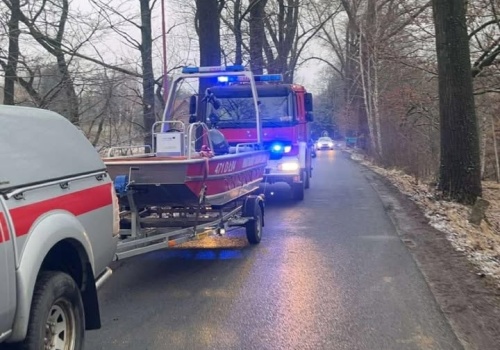 Pod wędkarzem załamał się lód. Wykorzystano system LUCAS