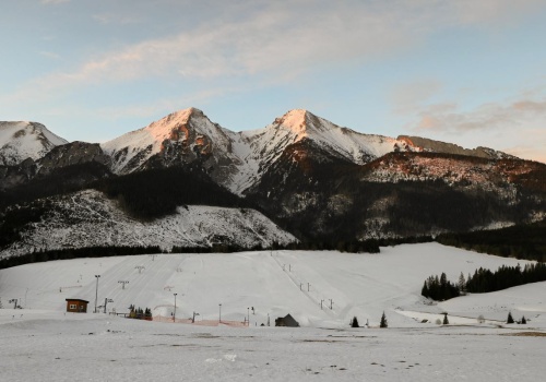 Najwyżej położona miejscowość w Polsce zachwyca. To tutaj mieszka Kamil Stoch