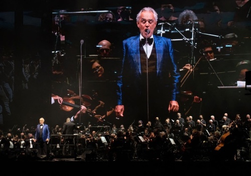 Krytycy muzyczni go nie znoszą, publiczność wielbi. Skąd bierze się fenomen Andrei Bocellego?