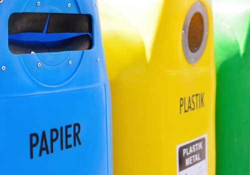 Segregacja z podziałem na 11 pojemników? Ministerstwo komentuje doniesienia