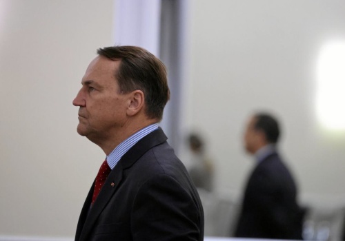 Sikorski w Monachium: Europa musi być przy stole negocjacyjnym