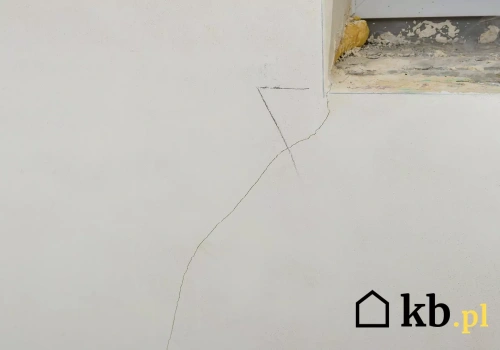 Zima obnaża błędy budowy. Dlaczego elewacja pęka już po kilku sezonach