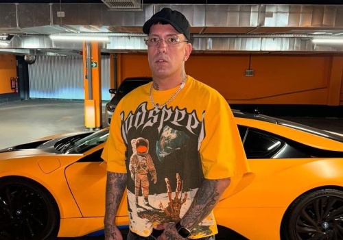 Sentino nagrał hymn dla zespołu z A Klasy. Jego właściciel jest szefem dużej wytwórni