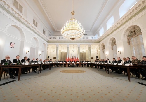 Spór o dostęp do tajnych informacji. Rośnie napięcie między rządem a prezydentem