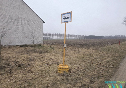 Przystanek „na żądanie”... dosłownie. Ruchomy znak na Wolskiej hitem sieci