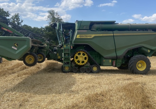 Już nie tylko kombajn i siewnik - te usługi w rolnictwie zyskują na wartości
