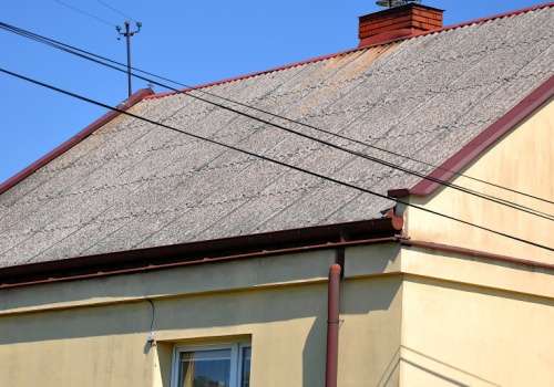 Miliony ton azbestu do usunięcia, ale pieniędzy z KPO na ten cel w gospodarstwach nie będzie