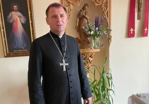 Bp Pavlo Honcharuk: ludzie śpią w kurtkach, pod kilkoma kocami