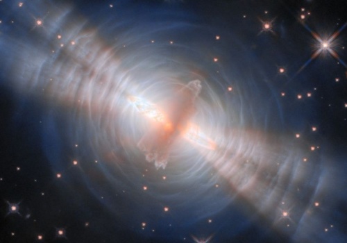 Hubble złapał coś pięknego, ale i mrocznego. To umierająca gwiazda