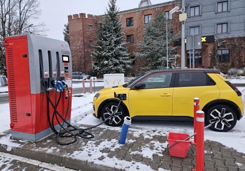 Polski rynek EV na dopingu. Dlaczego zachwyty nad sprzedażą elektryków warto schłodzić?