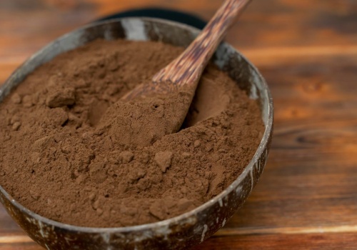 To dobry zamiennik kakao. Ma słodki smak i pomaga obniżyć poziom 