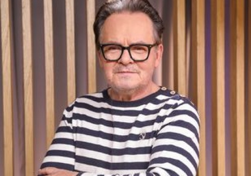 Skończył 72 lata. Nie wszyscy wiedzą, kim jest jego żona