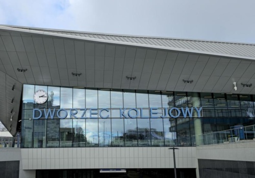 Nowe plany PKP. Myjnie samochodowe i noclegi - spółka pokazuje strategię