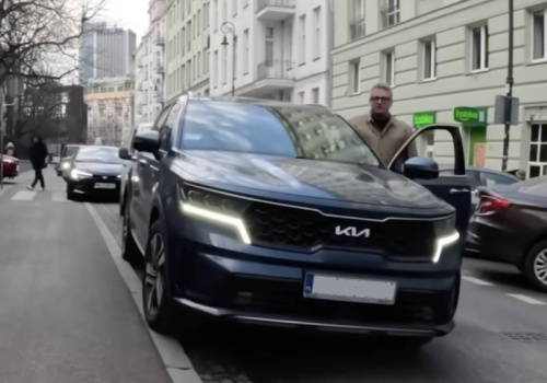 „Kawał ch..ja z ciebie”. Marcin Meller zły, bo nie mógł wjechać na drogę dla rowerów