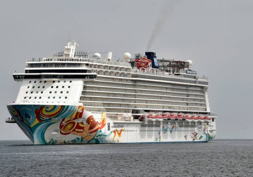 Rekordowo długi sezon wycieczkowców w Gdyni: 85 zawinięć i premierowe wizyty