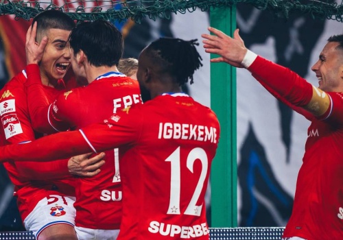 Betclic 1. Liga: Pogoń Grodzisk Mazowiecki - Wisła Kraków. Relacja live i wynik na żywo