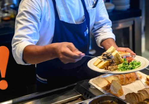 Szefowie kuchni ostrzegają: 5 pozycji z menu, których lepiej nie zamawiać w restauracji