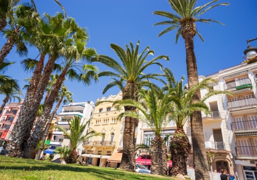 300 dni słońca i brak tłumów. Godzinę drogi od Barcelony Hiszpania wygląda zupełnie inaczej