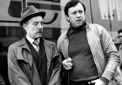 Jest najbardziej rozpoznawalnym „cwaniakiem” polskiego kina. Jego tekstami mówiła cała Polska