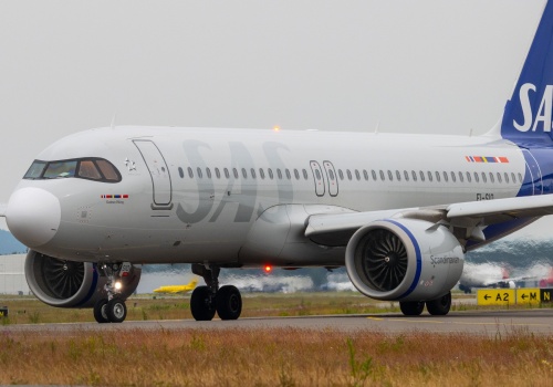 Dym na pokładzie samolotu. Awaryjne lądowanie, cztery osoby w szpitalu