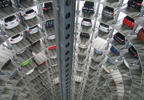 Jeśli nie przestaniemy ich kupować, to czeka nas kolejna fala zwolnień w Europie. Także w Polsce