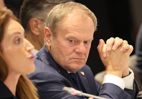Tusk nie wytrzymał. Ostro uderzył w Nawrockiego. „Wara od moich wnuczek”