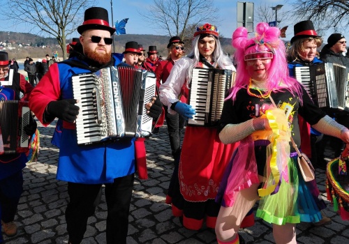 Przebierańcy przeszli ulicami Włocławka. 35. edycja Korowodu Grup Zapustnych