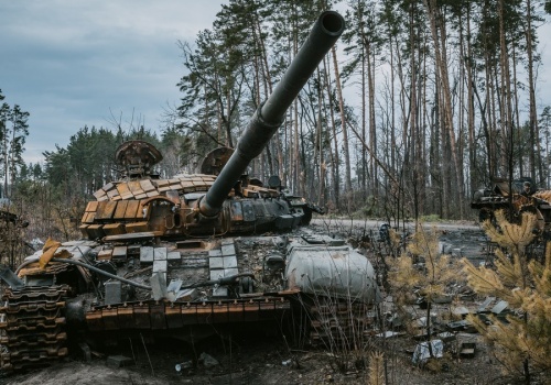 Kurczą się wojenne zapasy armii Władimira Putina. Rosjanie modernizują stare czołgi