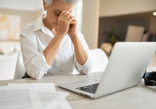 Cichy problem biur. Szefowie nagminnie dyskryminują pracowników 50+