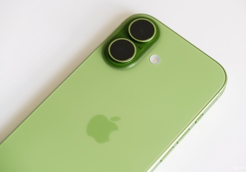 Twój iPhone, Twoje zasady. Jak spersonalizować ekran początkowy w iOS 26?