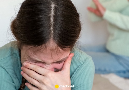 Dorosła córka ma żal do matki? Powodem może być parentyfikacja. To jej oznaki