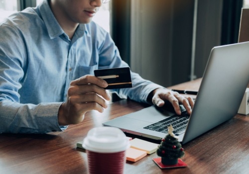 ​Taki przelew bank od razu zgłosi fiskusowi. Urząd Skarbowy szybko się zainteresuje