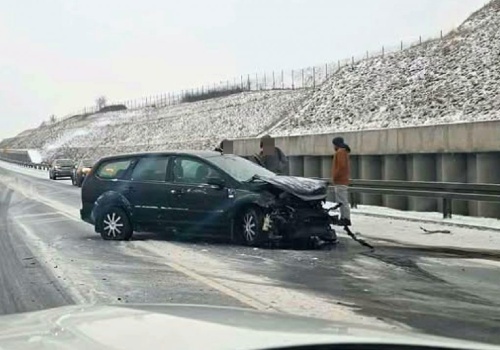 Wypadek na obwodnicy Lublina. Samochód osobowy uderzył w bariery