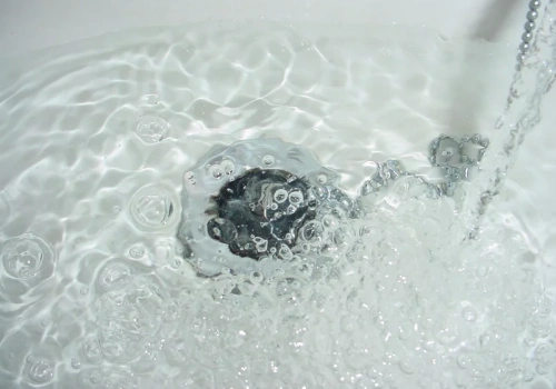 Wsyp to do odpływu po kąpieli. Zapach znika na tygodnie