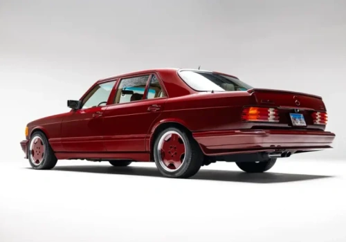 Mercedes 500 SEL 6.0 AMG „Red Baron” wraca na scenę: historia jednego egzemplarza