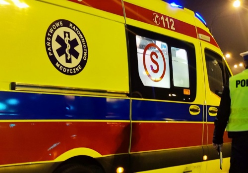 Zderzenie aut na drodze krajowej nr 63. Są poszkodowani i problemy z przejazdem