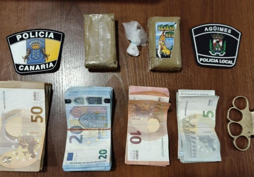 Narkotyki, broń i skradziony samochód. Policyjna interwencja w Agüimes