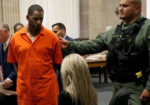 R. Kelly w izolatce. Z więzienia wyjdzie w 2045